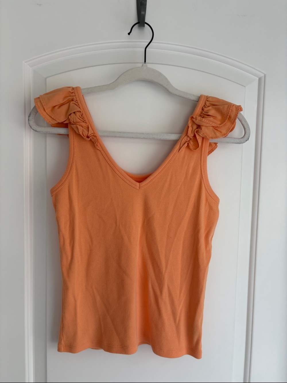 Old Navy Ruffle Shoulder Tank Top 🍊